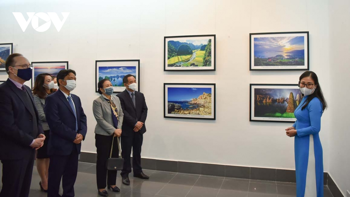 Photo exhibition highlights world heritage sites in Vietnam and Russia